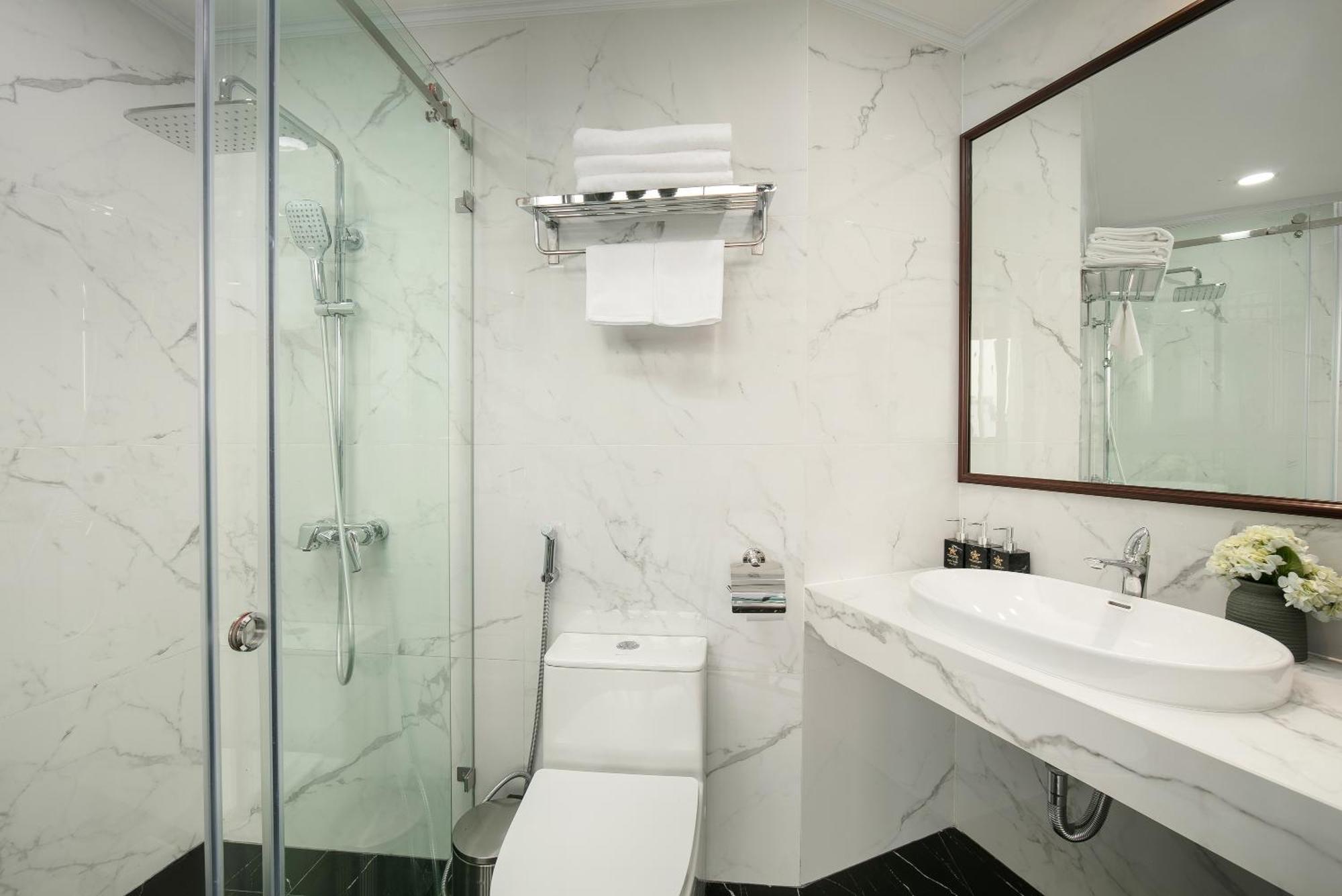 Hanoi Plaza Suite Hotel & Spa Extérieur photo