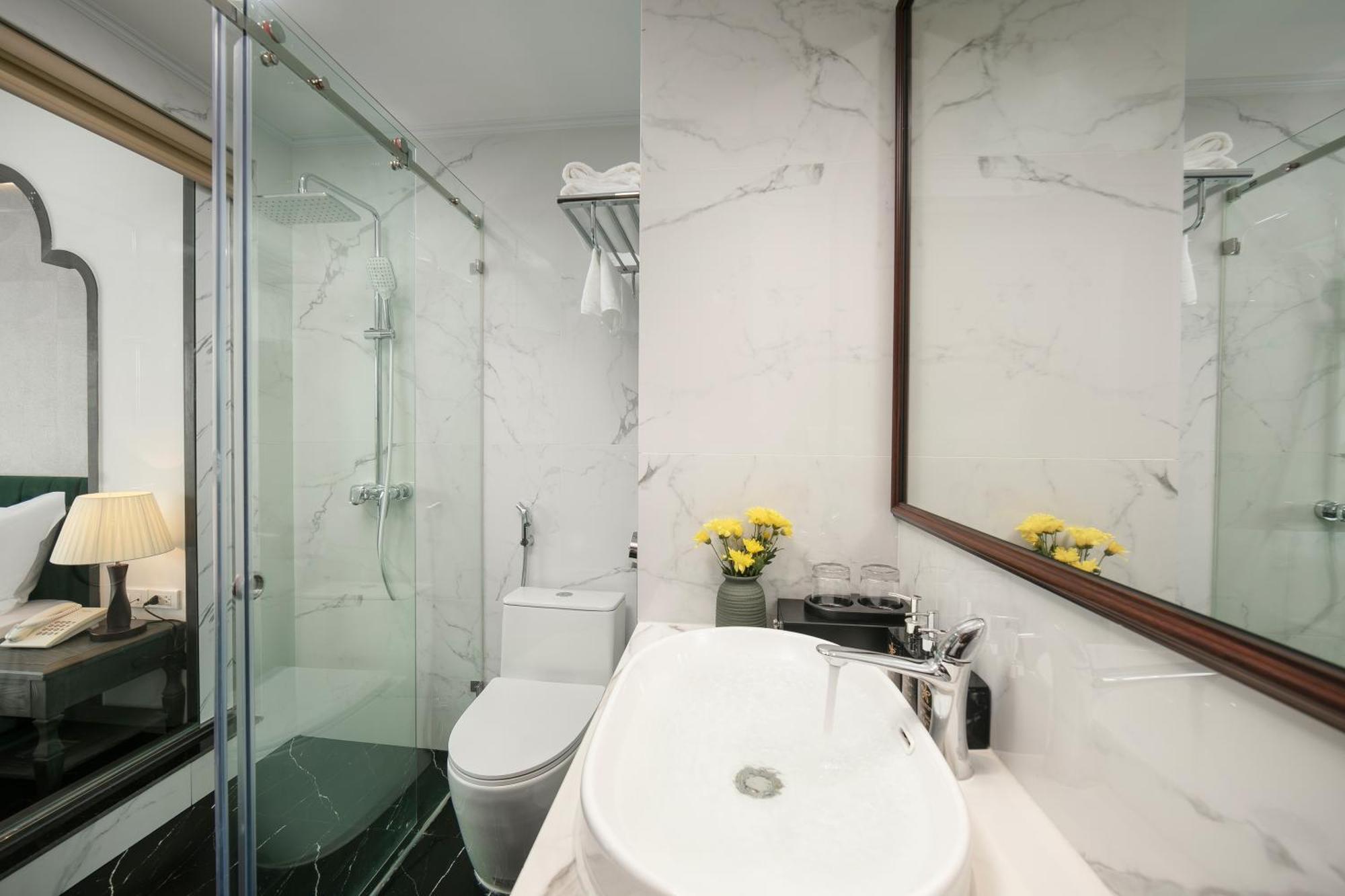 Hanoi Plaza Suite Hotel & Spa Extérieur photo