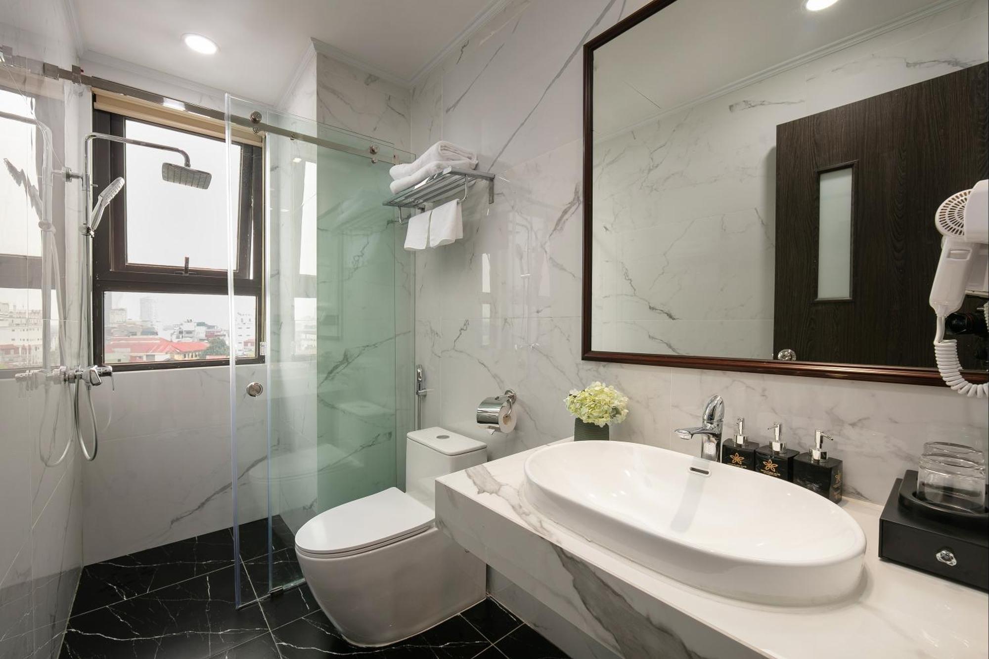 Hanoi Plaza Suite Hotel & Spa Extérieur photo